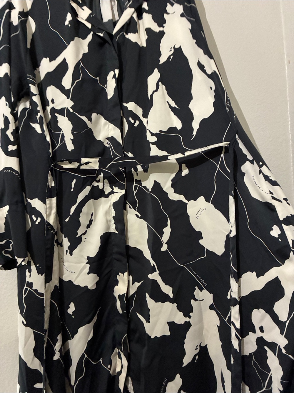 H&M Abstract Print Tie Belt Long Sleeve Shirt Dress - Picture 6 of 9